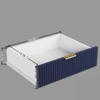 Comodino bianco a 3 cassetti con gambe in metallo, tavolino scanalato monouso